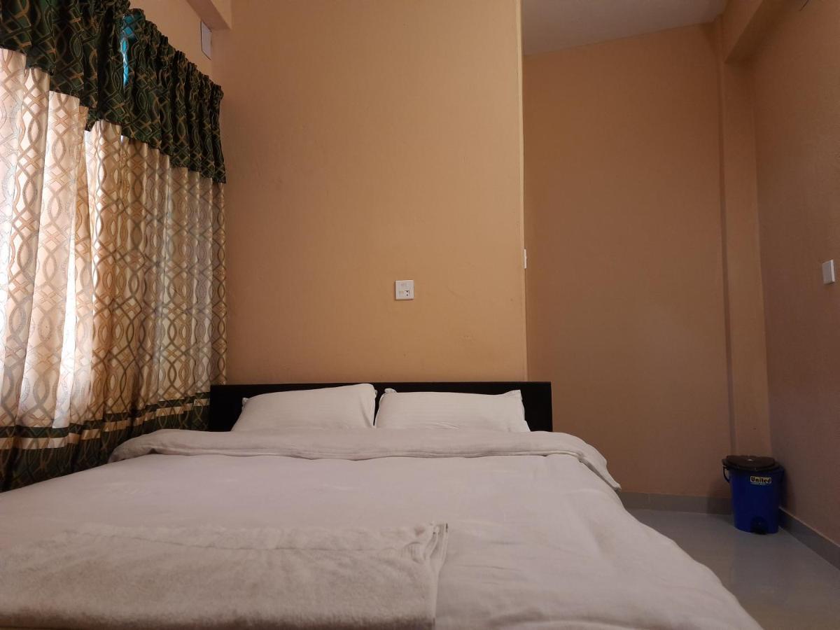 Hotel Eagle Zone Pokhara Dış mekan fotoğraf